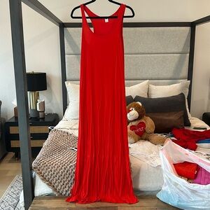 Maxi red dress
